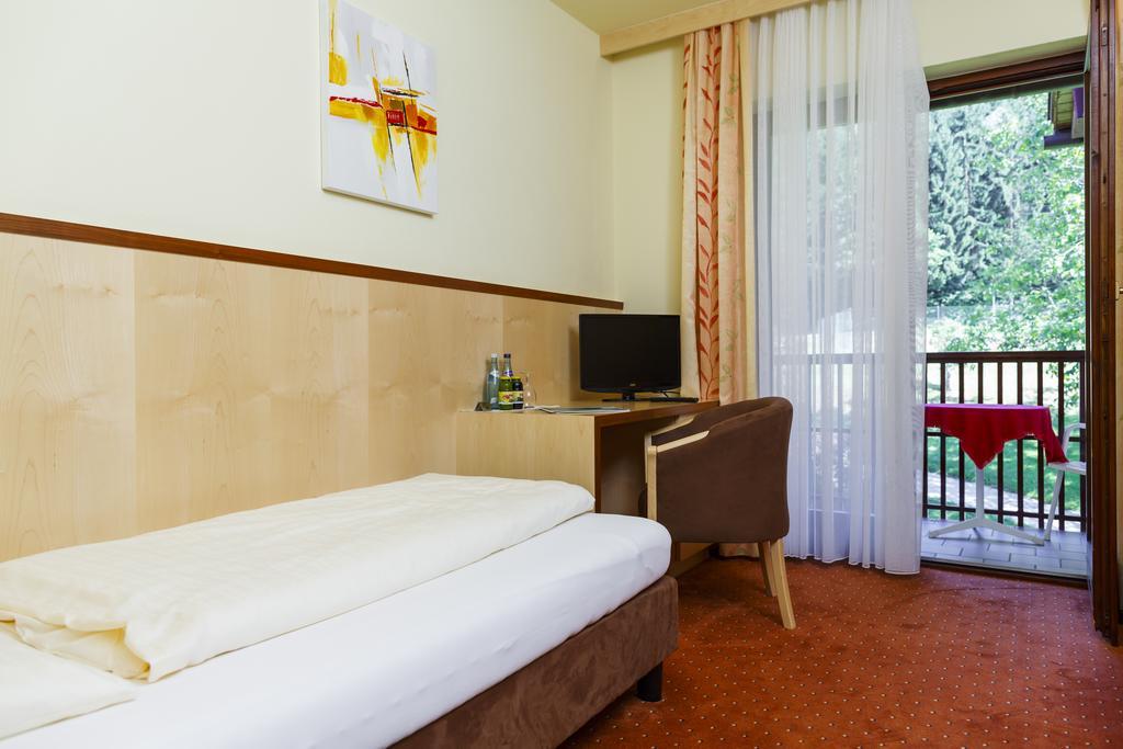 Seehotel Vinzenz เวลเดน อัม เวิร์ทเทอร์ซี ห้อง รูปภาพ