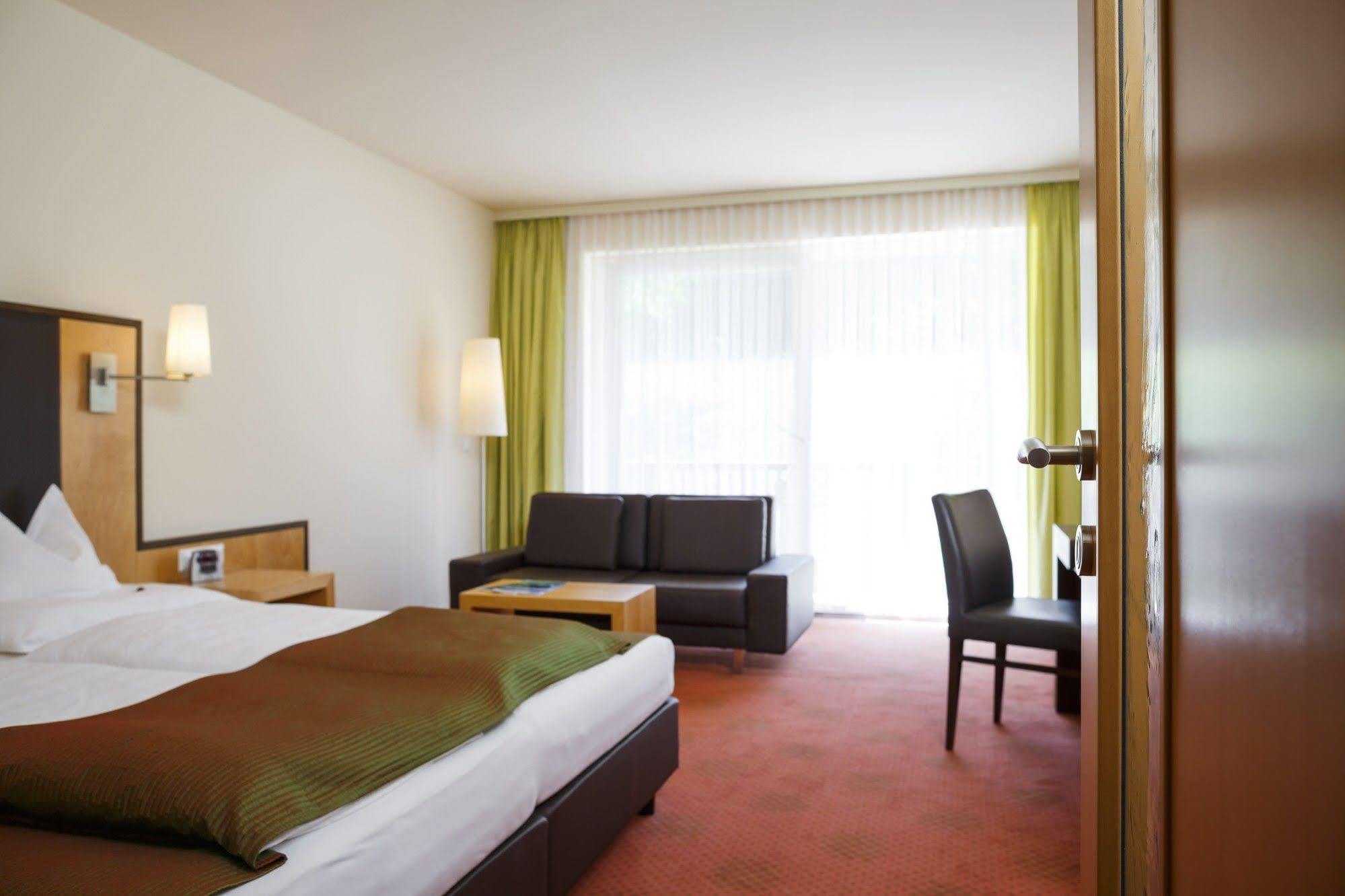 Seehotel Vinzenz เวลเดน อัม เวิร์ทเทอร์ซี ภายนอก รูปภาพ